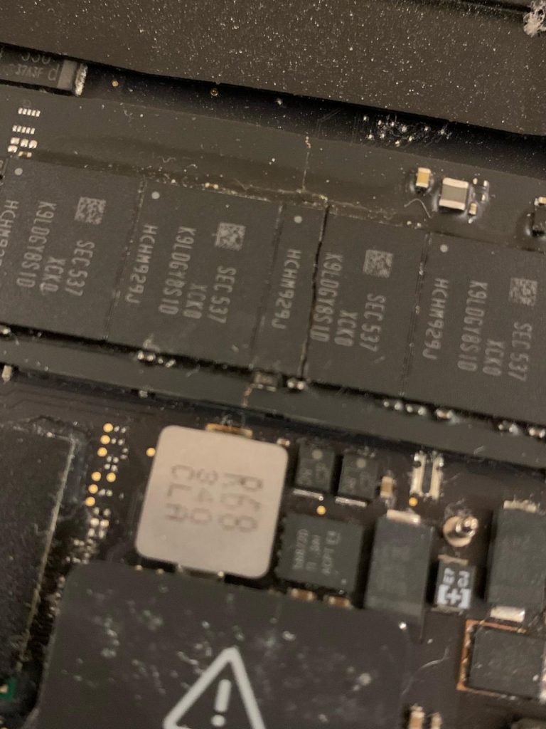 MacBook logic board chips